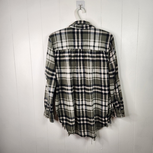 American Eagle AEO Green Plaid Boyfriend Flannel Long Sleeve Button Down Shirt - Picture 2 of 8